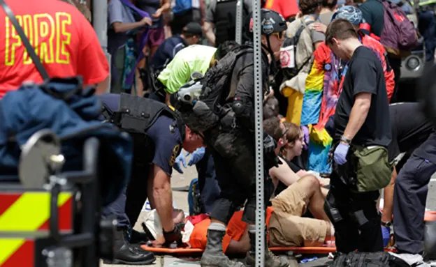 פצועים בהפגנה בוירג'יניה (רויטרס)