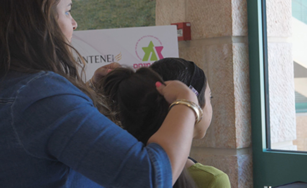 כל חולה ששיערה נושר זכאית לפאה (חדשות 2)