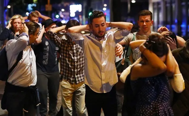 בהלה לאחר הפיגוע בגשר לונדון (רויטרס)