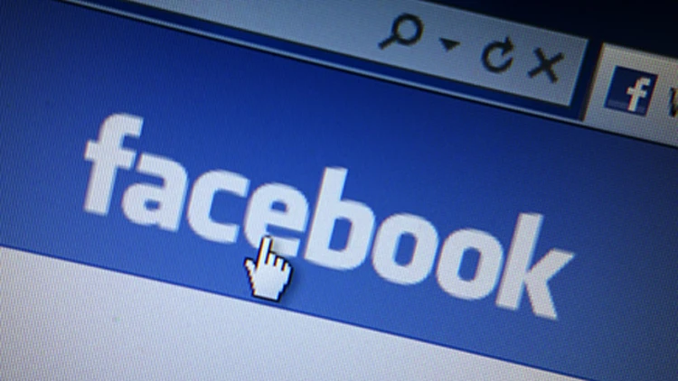 האם מאזינים להודעות שלכם בפייסבוק?