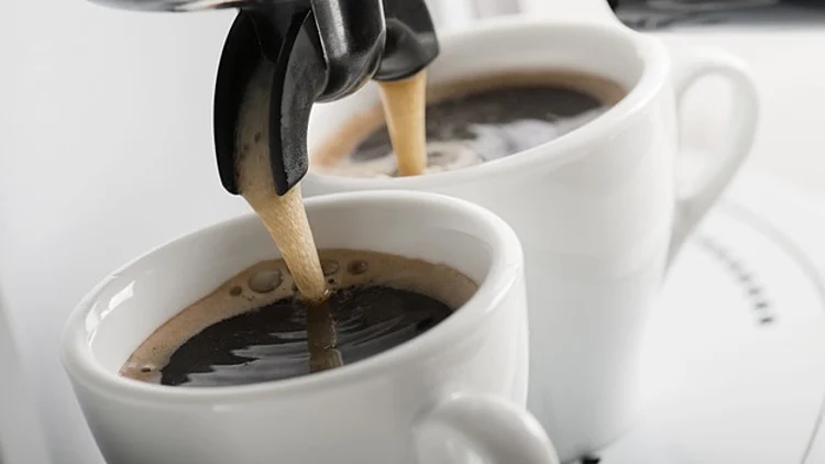 מזהירים את הציבור מלשתות קפה ממכונות (limpido\\123RF)