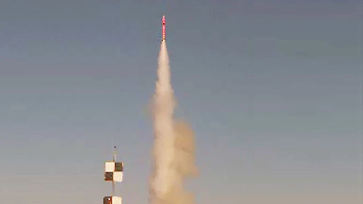 ניסוי במערכת הטילים "ברק 8"