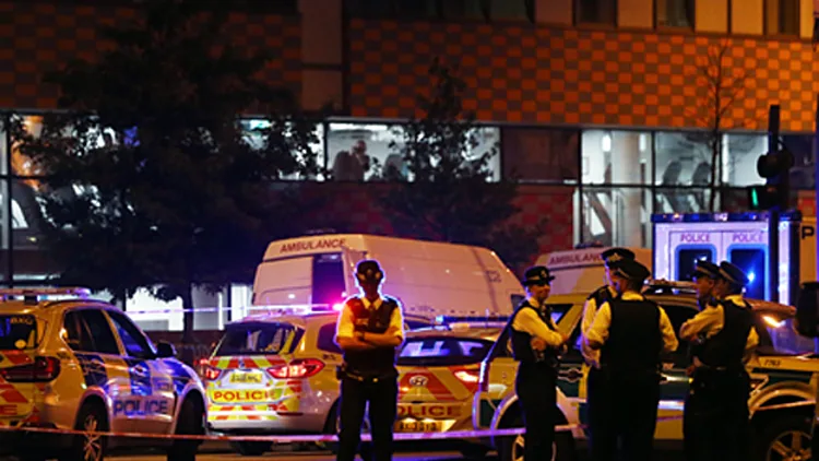 משטרה בלונדון לאחר הפיגוע דריסה