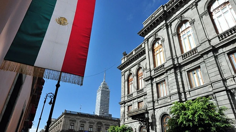 האם ממשלת מקסיקו מרגלת אחר עיתונאים?