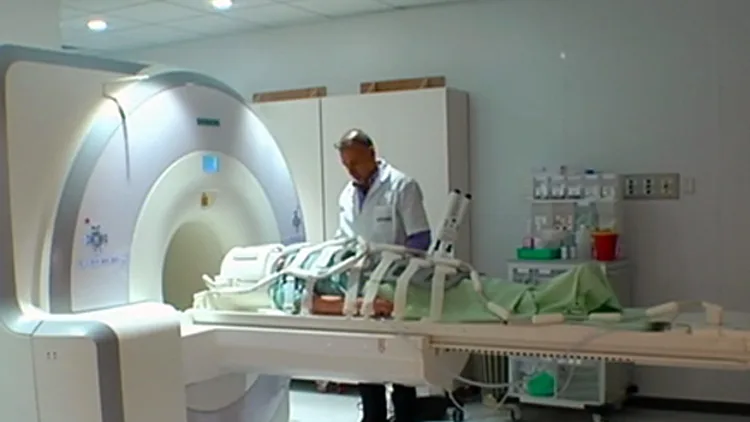 זמני ההמתנה ל-MRI/CT ראש קוצרו (חדשות 2)