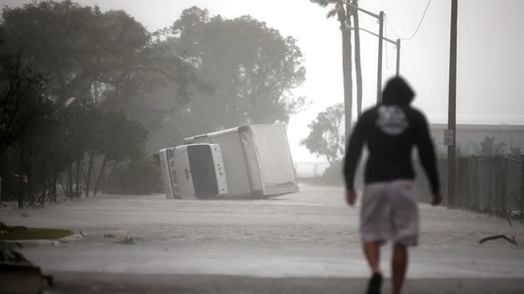 הוריקן אירמה מכה בפלורידה