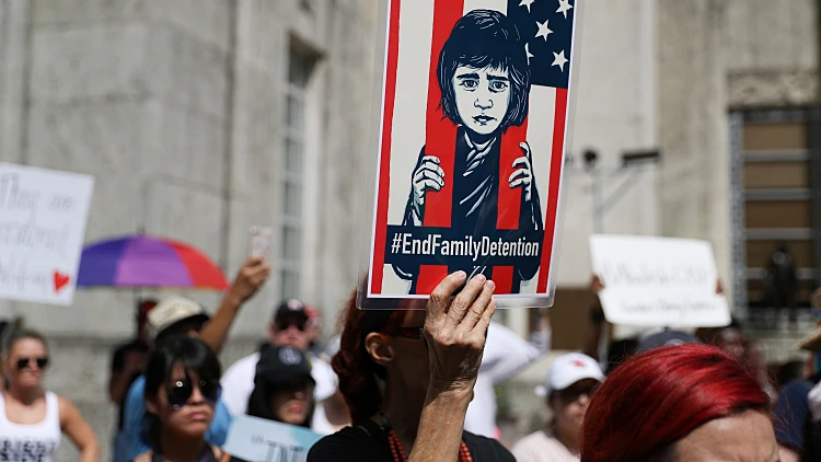 הפגנה נגד מדיניות הפרדת המשפחות בטקסס