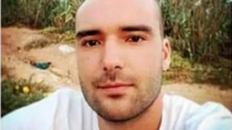 עדי רמים, הצעיר הישראלי שמאושפז בבית החולים באיביזה