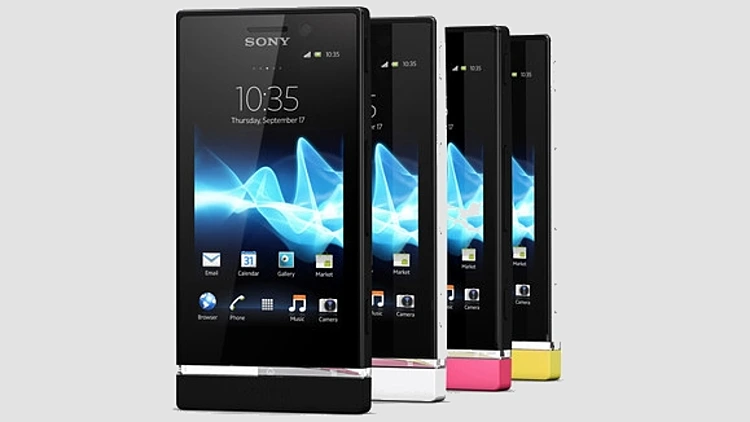 מכשירים חדשים של סוני, Xperia U,