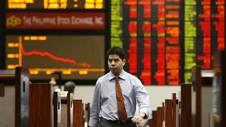 גל ההדף נמשך: ירידות חדות בבורסות אסיה, בנפט ובדולר