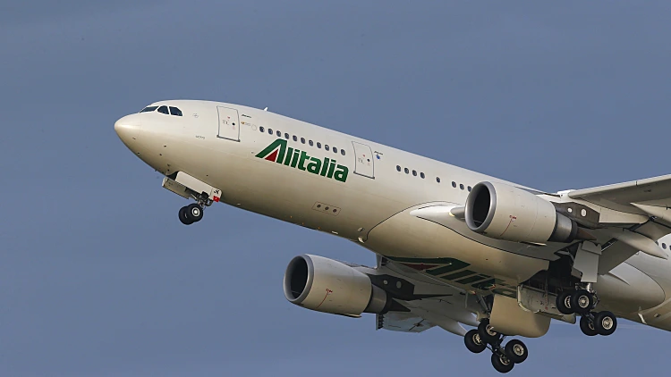 מטוס "אליטליה" ממריא מנמל התעופה ברומא