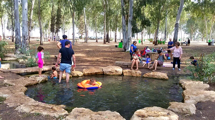 מבלים בגן הלאומי ירקון אפק