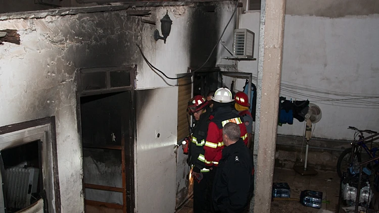 שריפה בבית ברחובות בו נהרגו אב ו-5 ילדיו