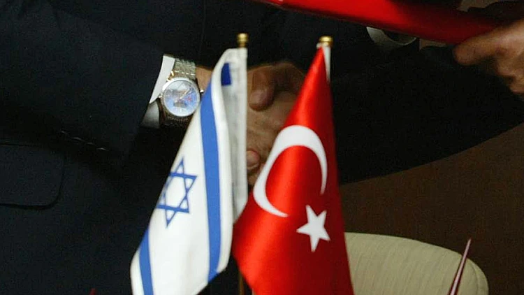 דגלי ישראל וטורקיה