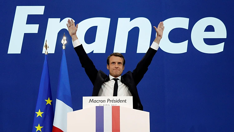 עמנואל מקרון לאחר ניצחון בסיבוב הראשון בבחירות בצרפת