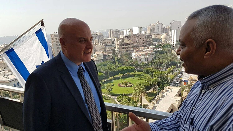 ביקור שערך השגריר דוד גוברין יחד עם צוות השגרירות באלכסנדריה בבית הכנסת "אליהו הנביא"