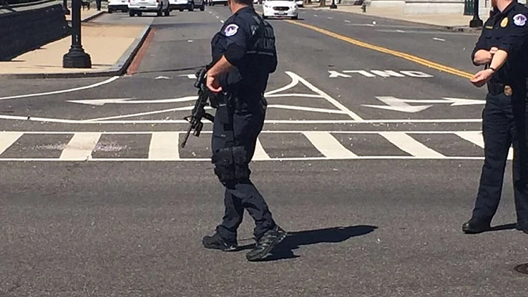 שוטרים באירוע הירי בגבעת הקפיטול, וושינגטון