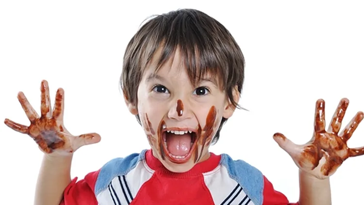 ילד מלולכך משוקולד
