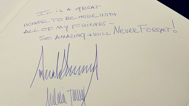 מכתבו של טראמפ בספר האורחים של מוזיאון "יד ושם"