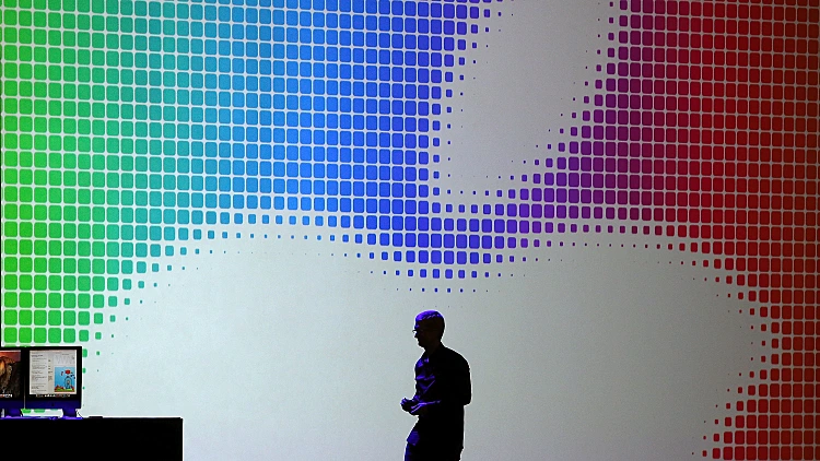 טים קוק, מנכ"ל אפל, בהצגת מערכת ההפעלה iOS8