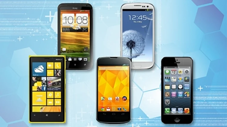 הסמארטפונים המובילים ל-2012: אייפון 5, גלקסי S3, נקסוס 4, HTC One 8X, לומיה 920