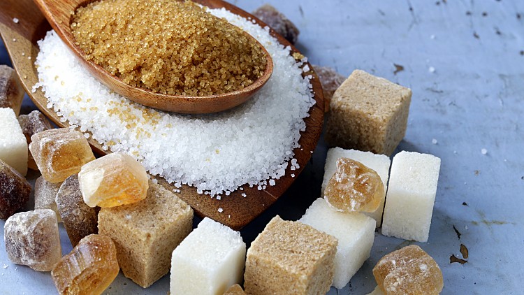 סטיביה, סוכרזית או סוכר חום: 5 דברים שאתם חייבים לדעת על תחליפי סוכר