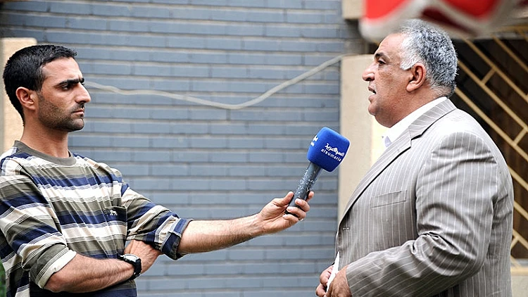 עיתונאי עיראקי מראיין