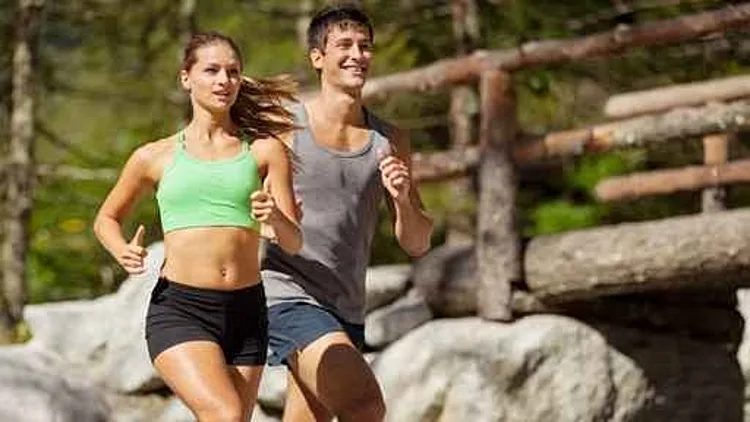 חיים בריא: האם ריצה מזיקה לברכיים?