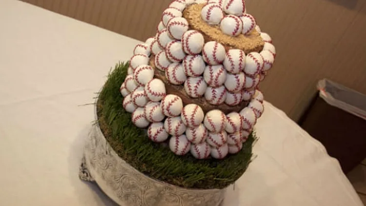 עוגת חתונה בייסבול