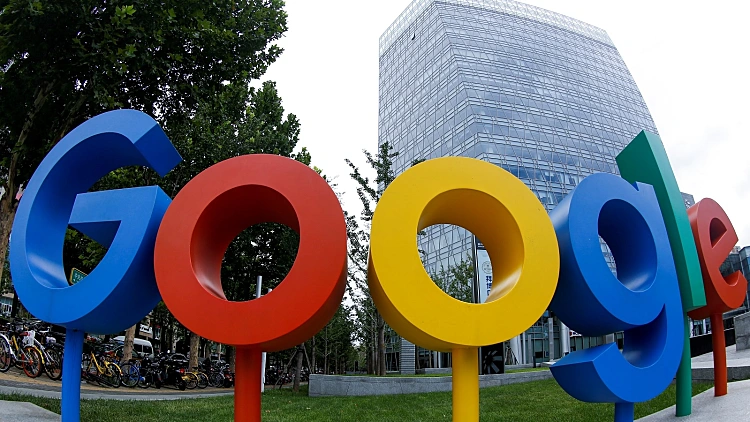 לוגו חברת גוגל במשרדים בבייג'ינג, סין
