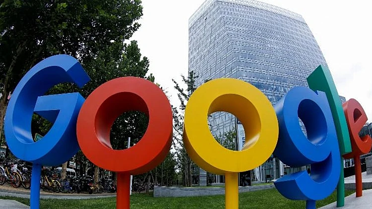 לוגו חברת גוגל במשרדים בבייג'ינג, סין