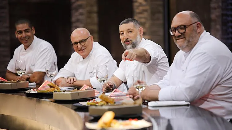 מושיק רוט, אסף גרניט, ארז קומרובסקי ויוסי שטרית מתוך משחקי השף עונה 4