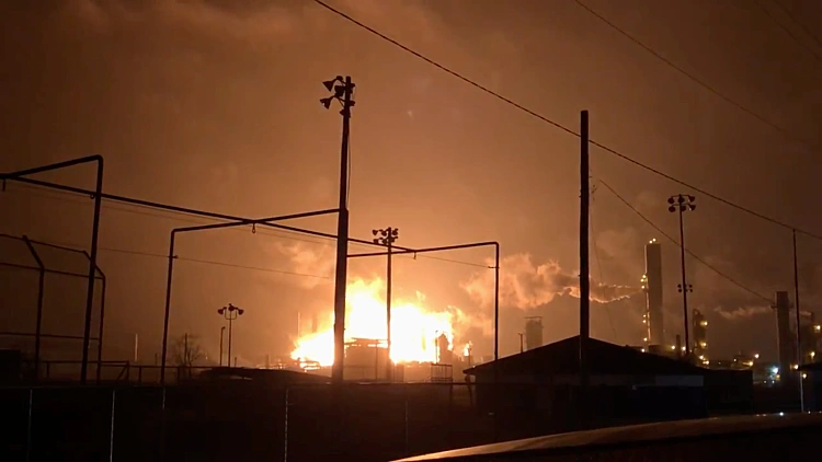 שריפה במפעל כימיקלים בטקסס