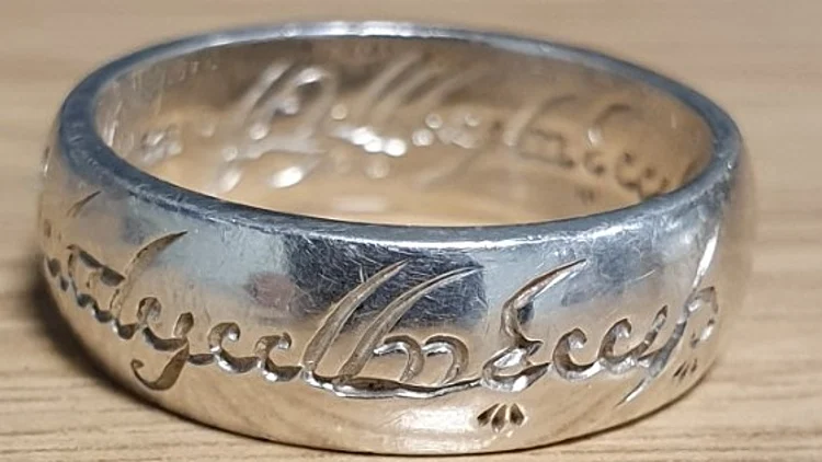הטבעת שפרסמה תחנת המשטרה בצפון יורקשייר