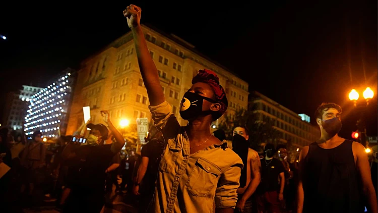 "רוצים לשמוע מטראמפ ניחום כלשהו": נמשכות המחאות בארה"ב