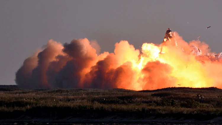 ספינת החלל של SpaceX נחתה - והתפוצצה כעבור כמה דקות • תיעוד