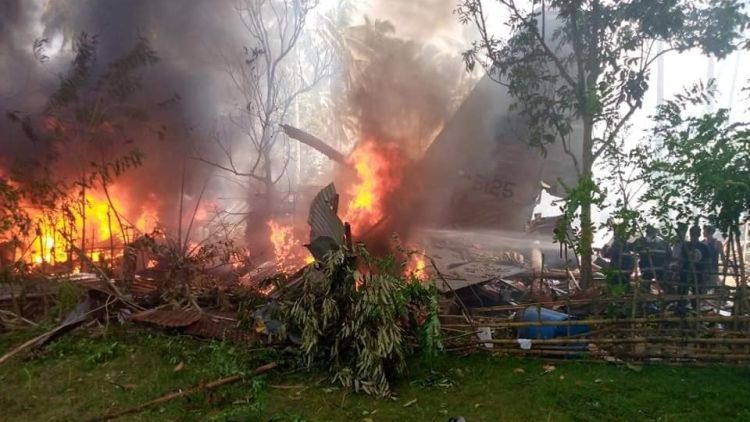 מטוס צבאי פיליפיני התרסק