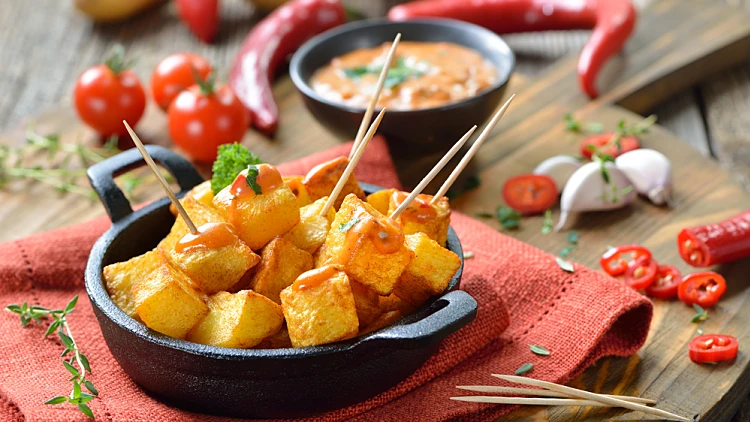 Spanish,patatas,bravas,with,spicy,chili,sauce,,a,traditional,appetizer