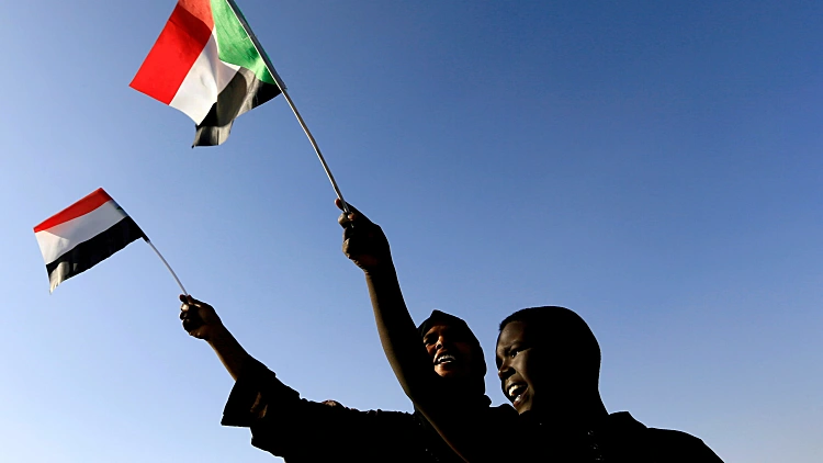 מנופפים בדגל סודן