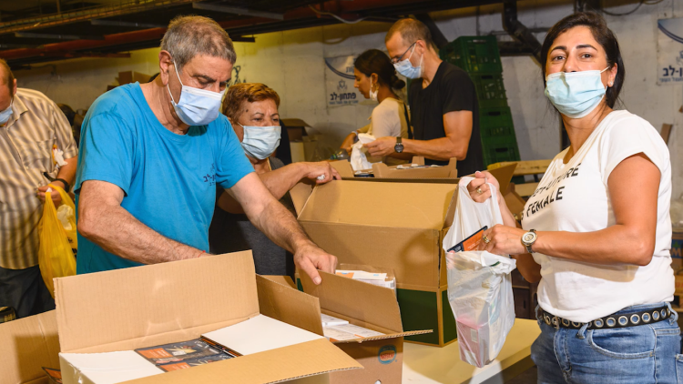 תורמים ומתנדבים | פרויקט מסע עם הלב, חלוקת סלי מזון למשפחות נזקקות ברחבי הארץ