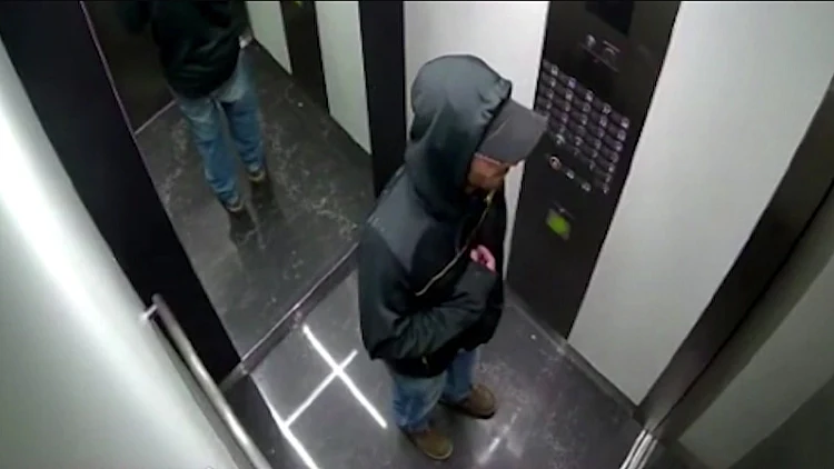 גבר זר עקב אחרי נערה ורותק ע"י אביה: "הוא נכנס איתי למעלית ומיד הבנתי"