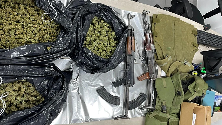 נשקים וסמים נתפסו בדירה באשקלון