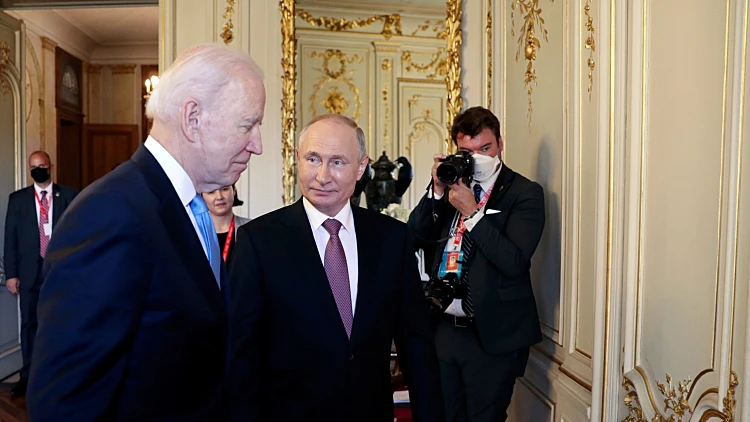הנשיא ג'ו ביידן וולדימיר פוטין נפגשים בז'נבה
