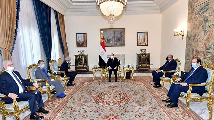 פגישת שר החוץ יאיר לפיד עם נשיא מצרים א-סיסי