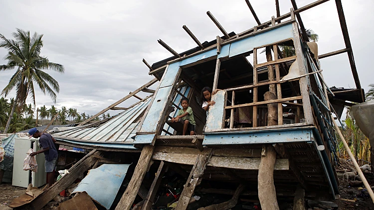 ניצולים מסופת הטייפון בפיליפינים