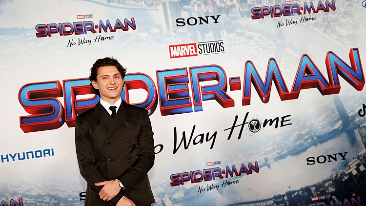 השחקן טום הולנד בהשקת הסרט "ספיידרמן: אין דרך הביתה"