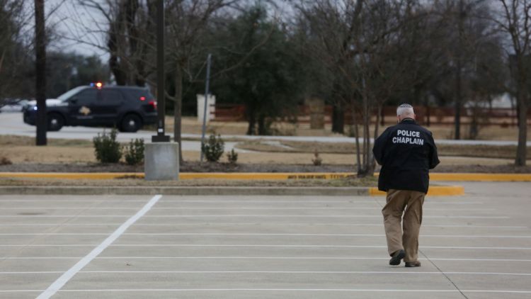 רב המשטרה סמוך למקום האירוע בטקסס