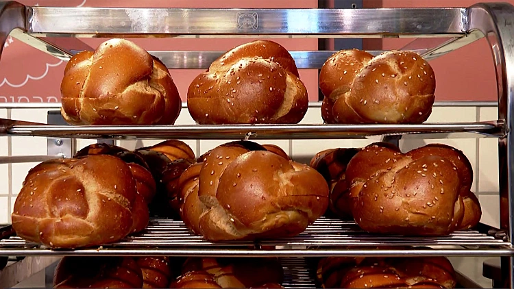 שרת הכלכלה נגד ההמלצה להסיר הפיקוח מהלחם: "להימנע מהעלאת מחירים"