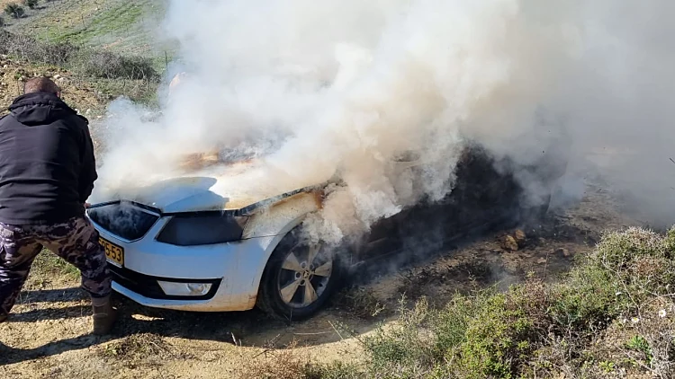 המכונית שעלתה באש בכפר בורין