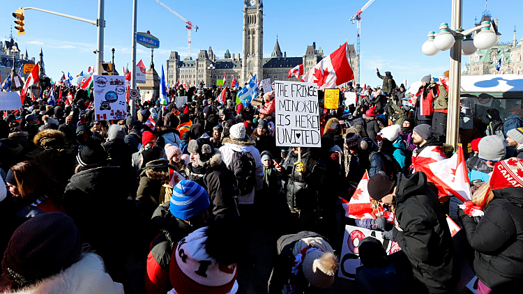אלפים הפגינו בקנדה: "להפסיק את הגבלות הקורונה"